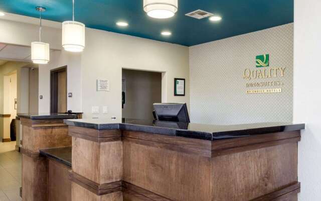 Quality Inn & Suites Victoria East