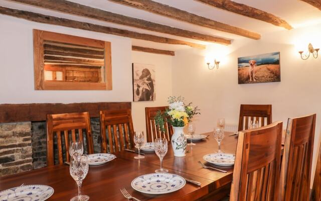 Lower West Curry Farmhouse
