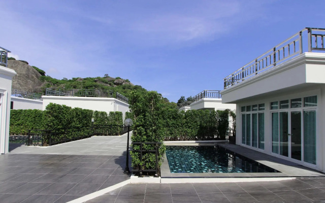 T Villas Huahin