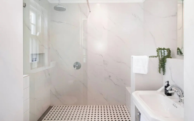 One Kensington Boutique Hotel