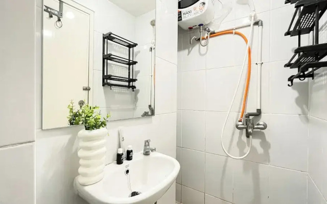 Modern Basic Studio At Tokyo Riverside Pik 2 Apartment