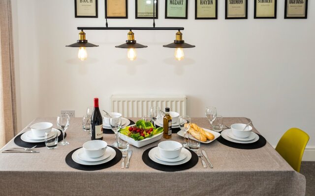 Saint James By The Quay