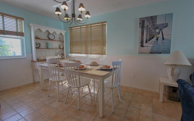 Sunshine's Hideaway by RedAwning