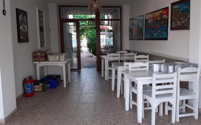 Manolya Hotel