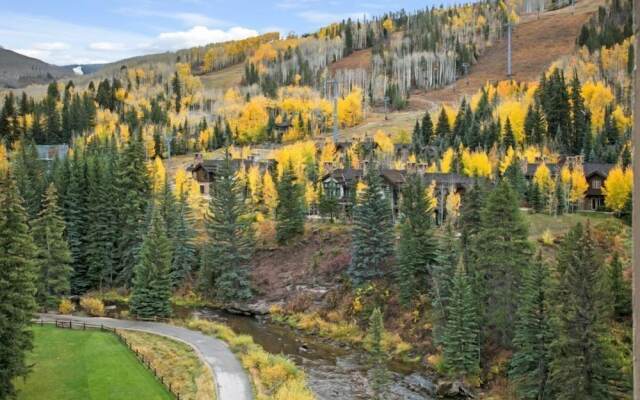 3 Bedroom Antlers Vacation Rental With Incredible Slopeside Views and Just a Short Walk to Gondola and Lionshead Village