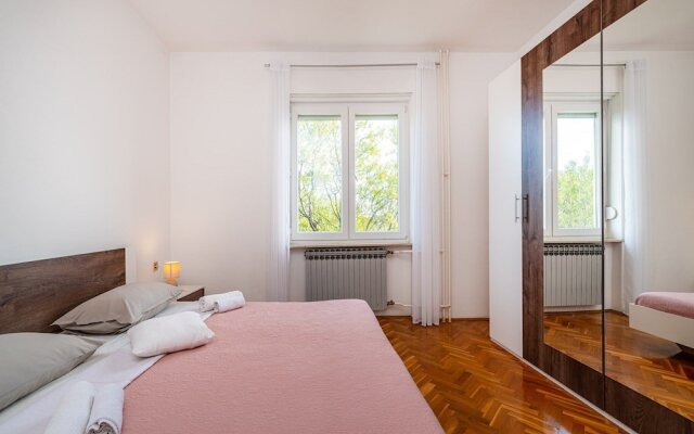 Holiday Home Villa Vesna Lux