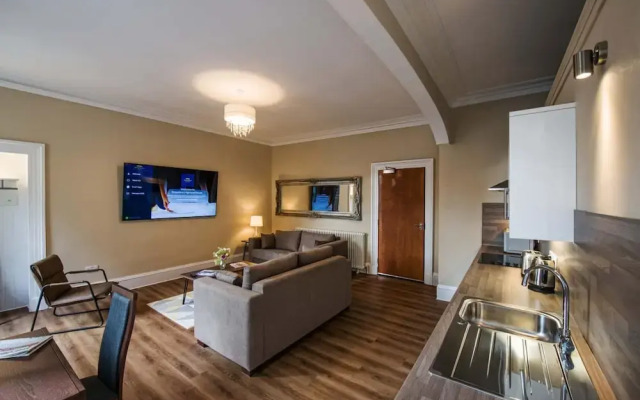 Rosedene Highland House - Emperor Apartment 6