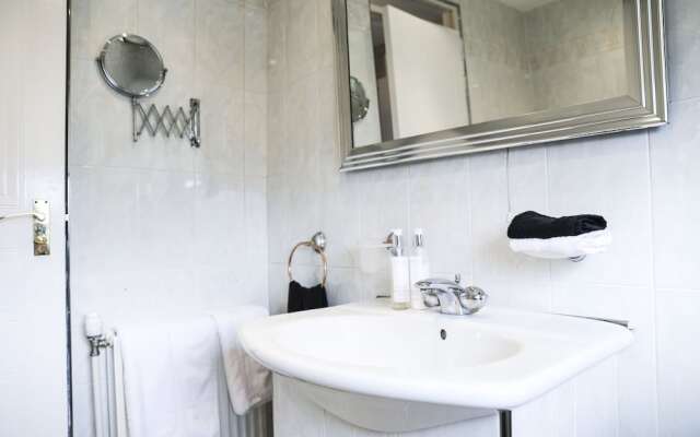 Hamilton Executive Apartment