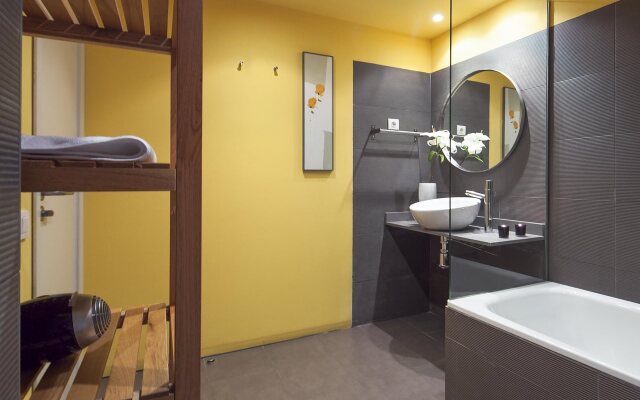 Inside Barcelona Apartments Sants