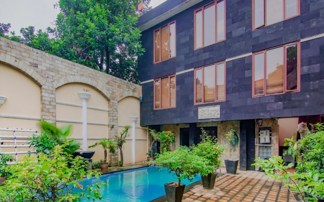OYO 90094 Gayatri Residence
