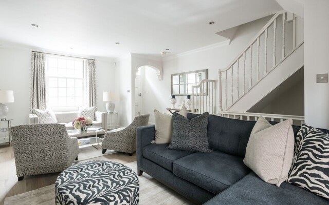 Ultra luxurious London home for 5-7