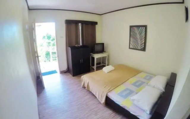 Blue Wave Inn Beach Resort & Restaurant