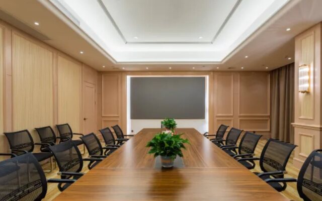 Vienna Hotel (Dongguan Wangniudun Wanghong Hub City)