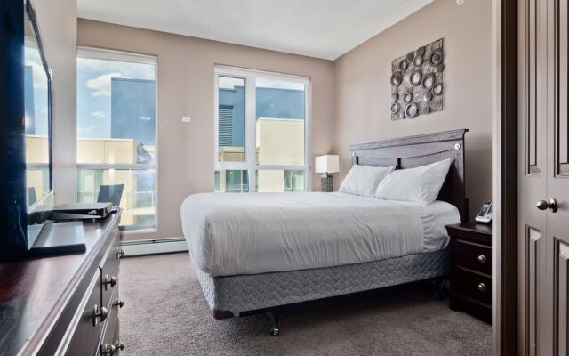 Suite Digs Riverfront