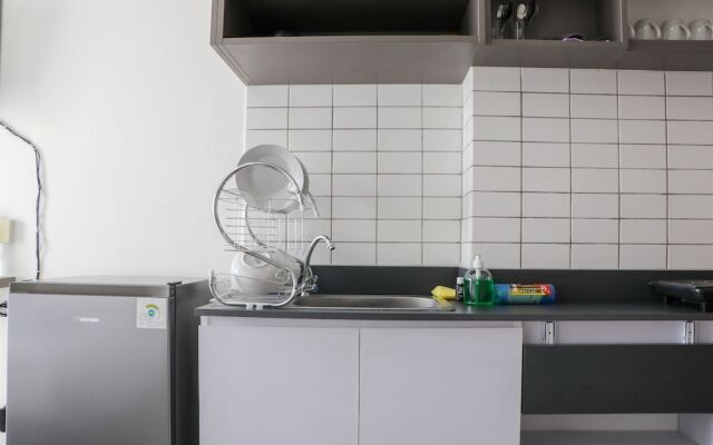 Comfy Stay Studio At Sayana Bekasi Apartment