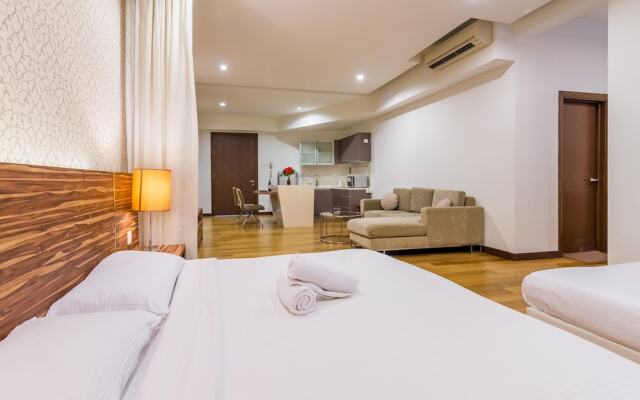 Regalia Residence @ KLCC View Sky Pool by KC