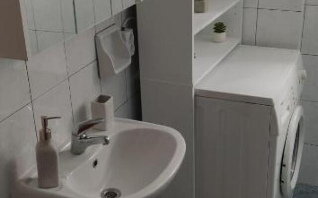 George's apartment Serres