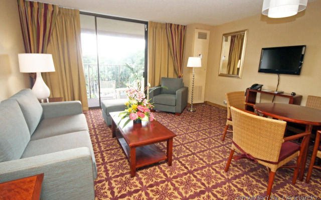 Hilo Hawaiian Hotel, Trademark Collection by Wyndham