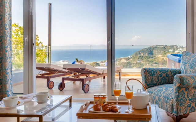 FlyViewFlatsBLUE PrivateHotTub with SeaView
