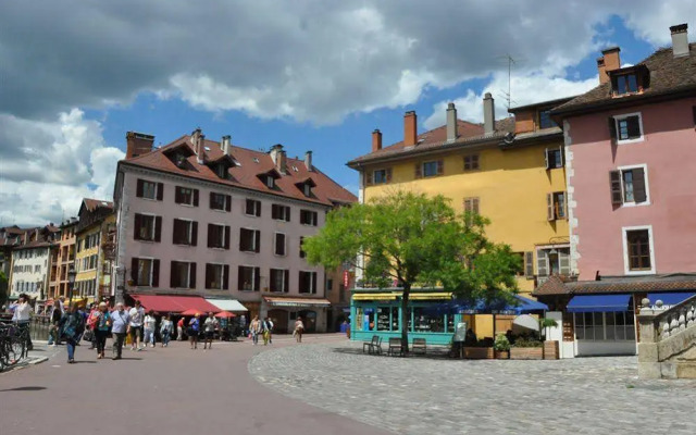 Hotel The Originals Annecy Nord (ex P'tit-Dej Hotel)