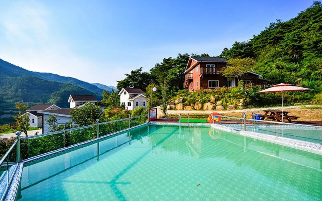 Gurye Seomjingang Pension