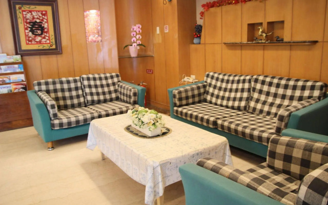 Riverside Hotel