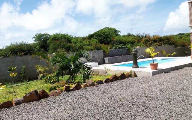 Villa With 4 Bedrooms in Pereybere, With Private Pool, Enclosed Garden