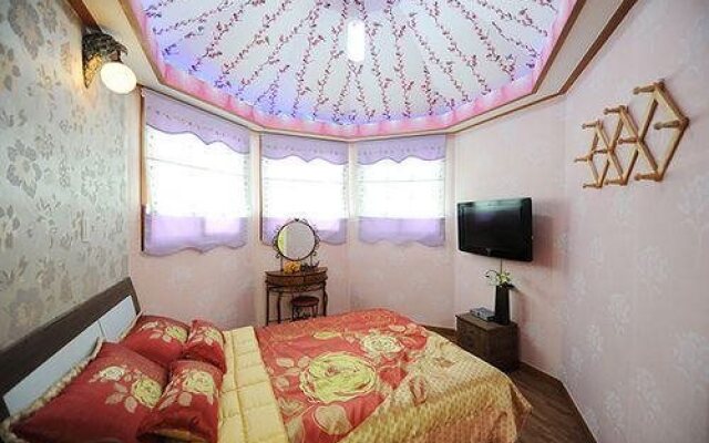 Ganghwa Punggyung gryujineon zip Pension