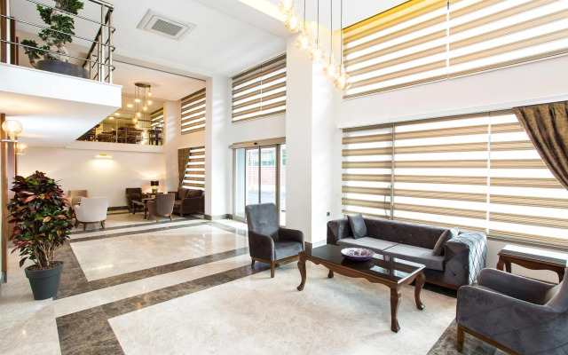 Perla Arya Hotel