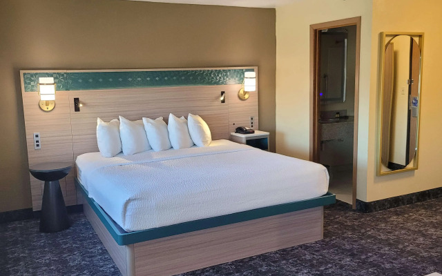 Best Western Plus Altoona Inn