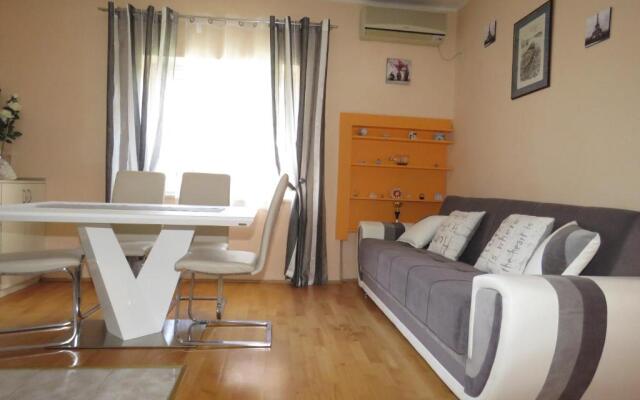 Apartment Central City