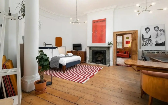 Fantastically Unique House for 3 With Large Garden