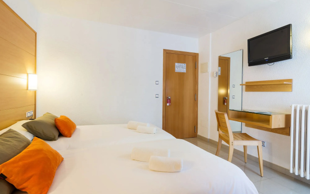 Hotel & Diving les Illes