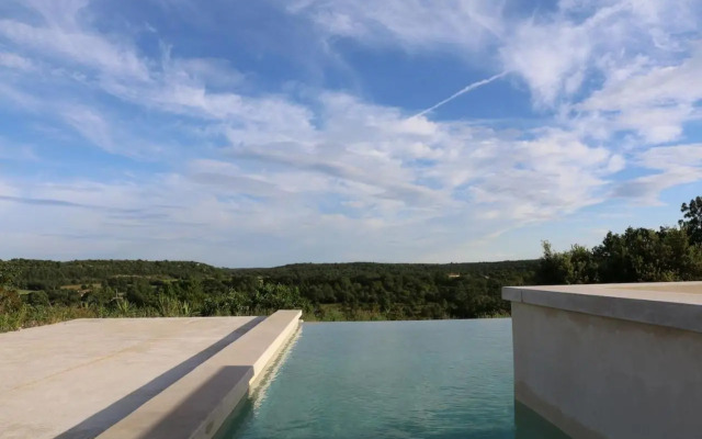Maison calme, 4ch/7pers, avec piscine à débordement