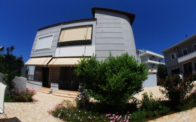 Tiku's Apartments