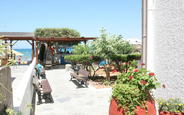 Lia Apartments