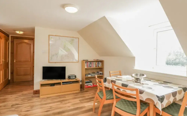 10 Monarch Country Apartments
