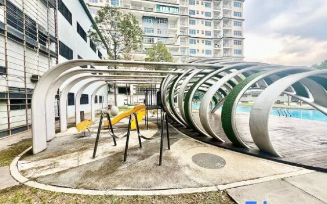 Puchong SkyPod Residence 1-10pax next to IOI Mall Wi-Fi MRT