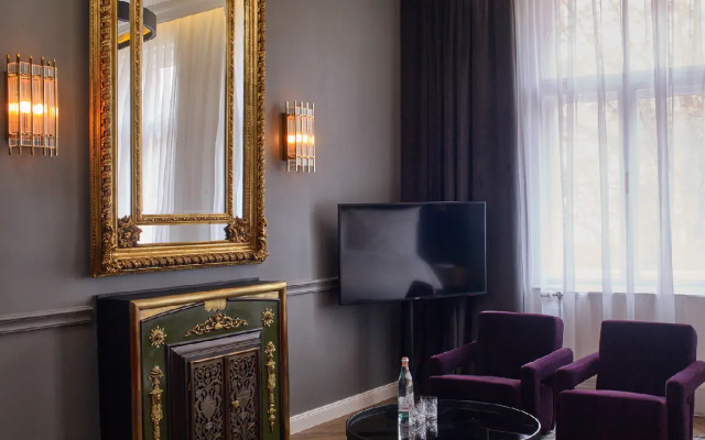 Hotel Collect – Adults Only