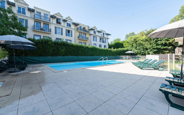 Zenitude Hotel-Residences Les Terrasses du Lac