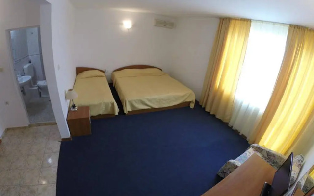 Hotel Lotos