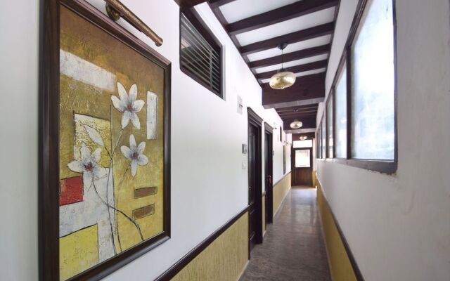 OYO 1430 Hotel Whispering Inn