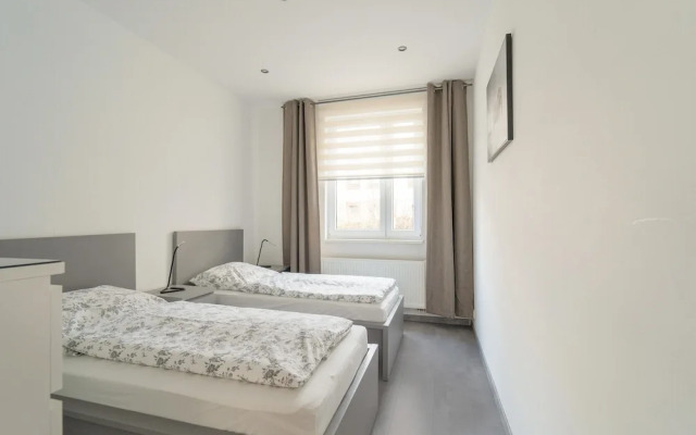 Retreat With Forest Views