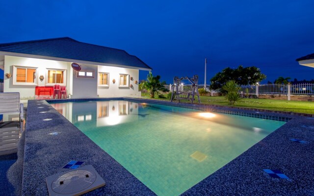 Baan Lake Hill Party Pool Villa
