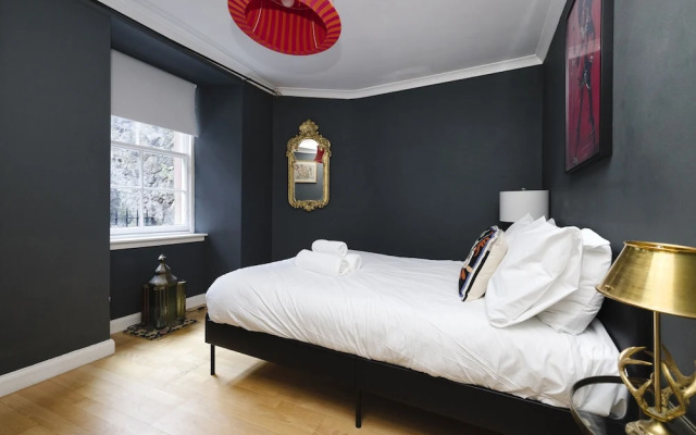 JOIVY Charming 1-Bed Home W/Patio Nearby The Castle