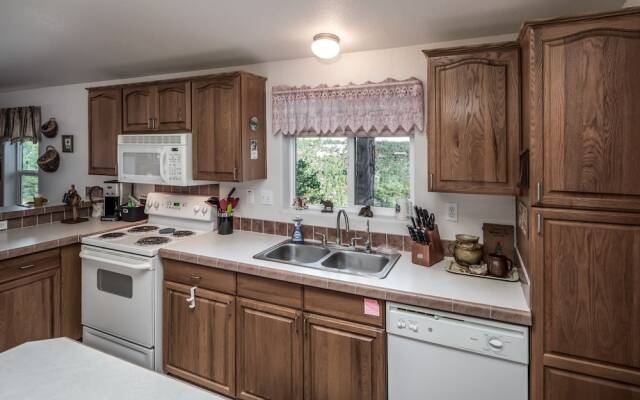 Mountain Top Ranch - Three Bedroom House