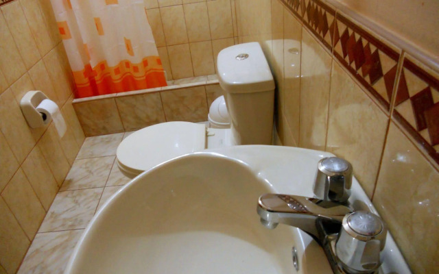 Yuraq Hotel