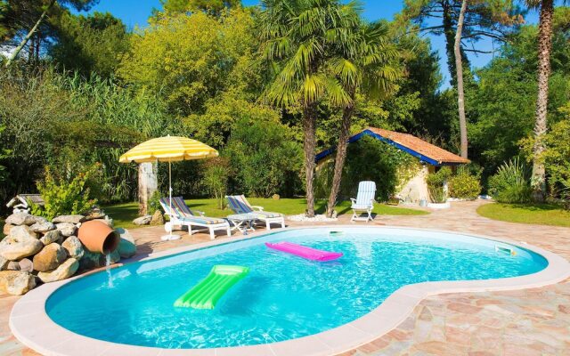Gorgeous Villa in Anglet With Swimming Pool