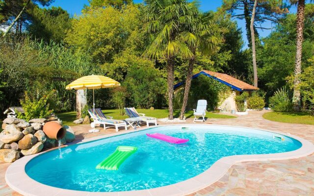 Gorgeous Villa in Anglet with Swimming Pool