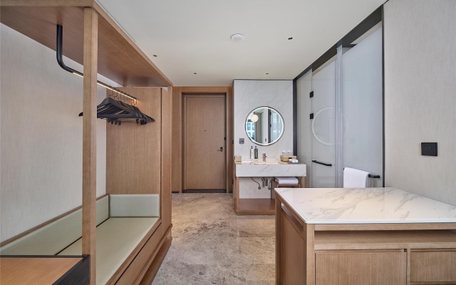 Hilton Garden Inn Guangzhou Baiyun Airport – Guest Rooms – Guangzhou